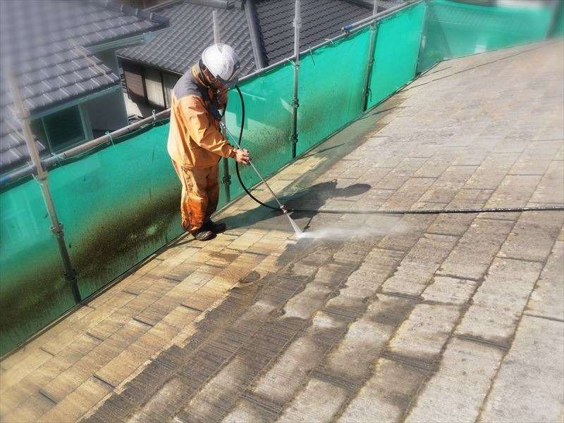 屋根塗装の相場はいくら？