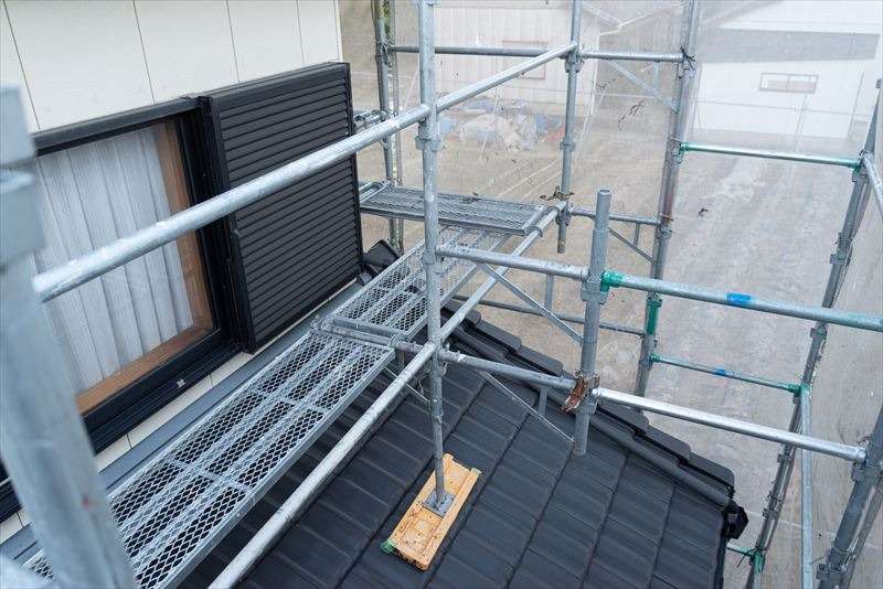 屋根塗装では夜露に注意が必要！対処法は？