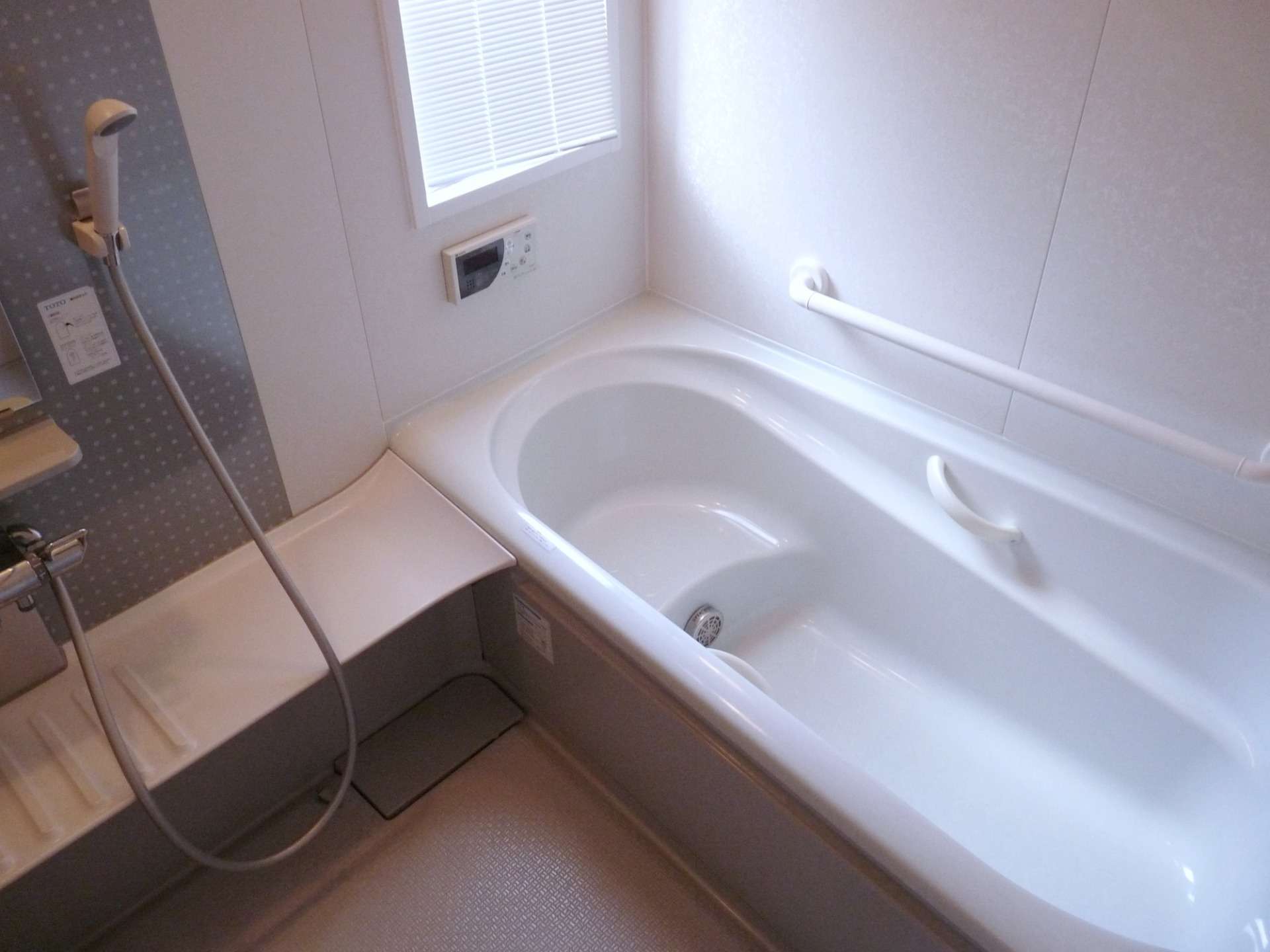 浴室壁の塗装手順について